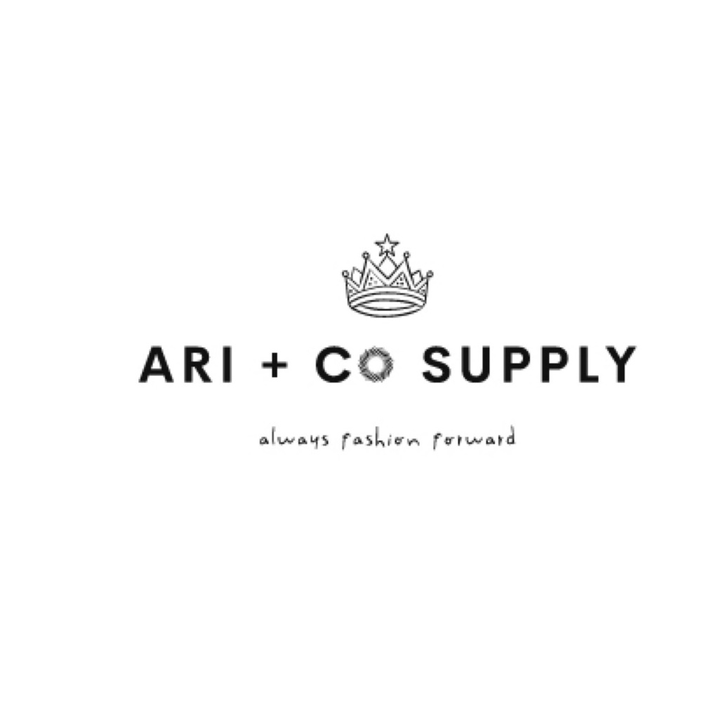 Meet your Poshers, Ari + Co Friends🥂🎊🎉